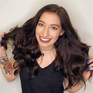 Meet your Posher, Nikki